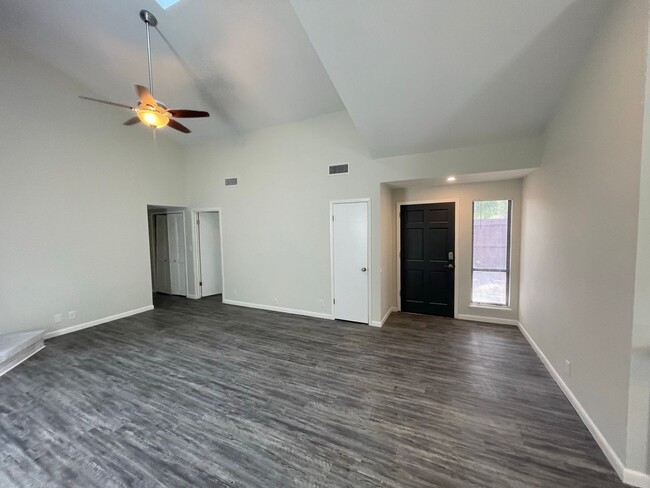 Building Photo - 3/2 Patio Home with attached garage