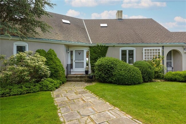 Building Photo - 25 Ocean Heights Rd