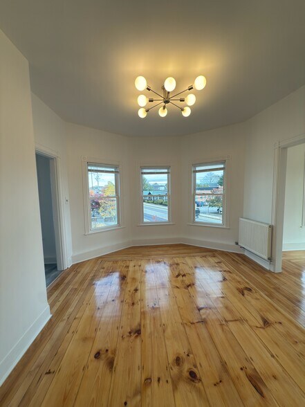 Building Photo - 1060 Forest Ave