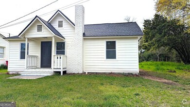 Building Photo - 840 Lynhaven Ave