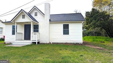 Building Photo - 840 Lynhaven Ave