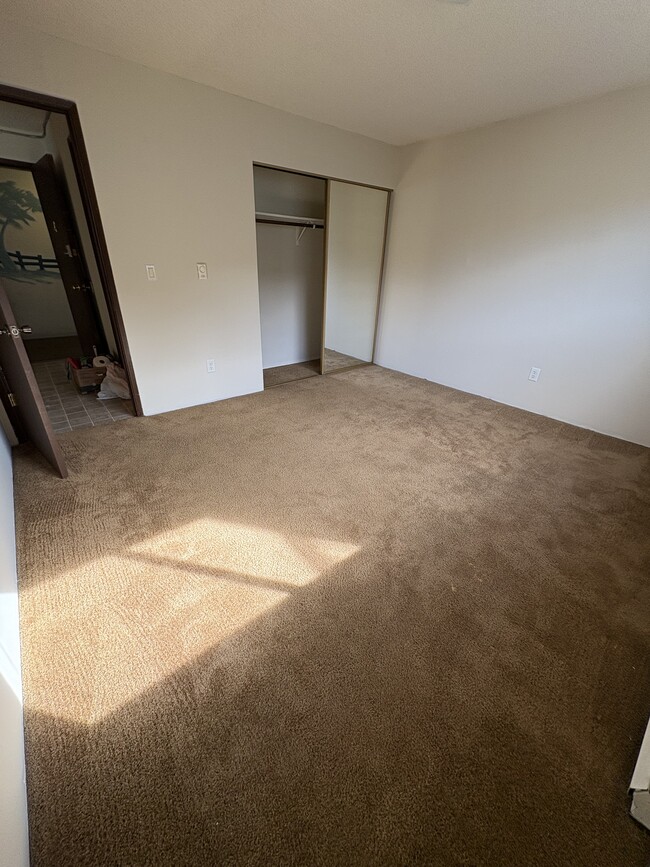 Building Photo - 426 75th St SE