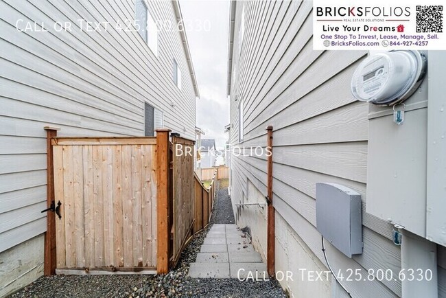 Building Photo - Spacious 2-Bedroom Basement Retreat in Mar...