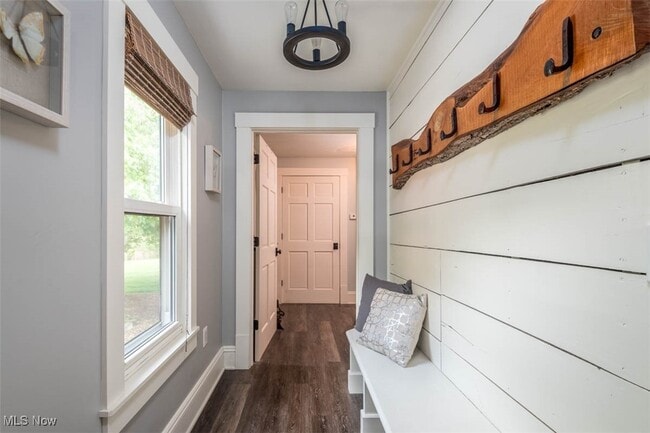 Building Photo - 6287 Riverview Rd