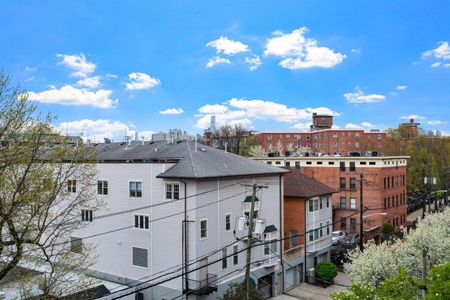 Building Photo - 920 Jefferson St