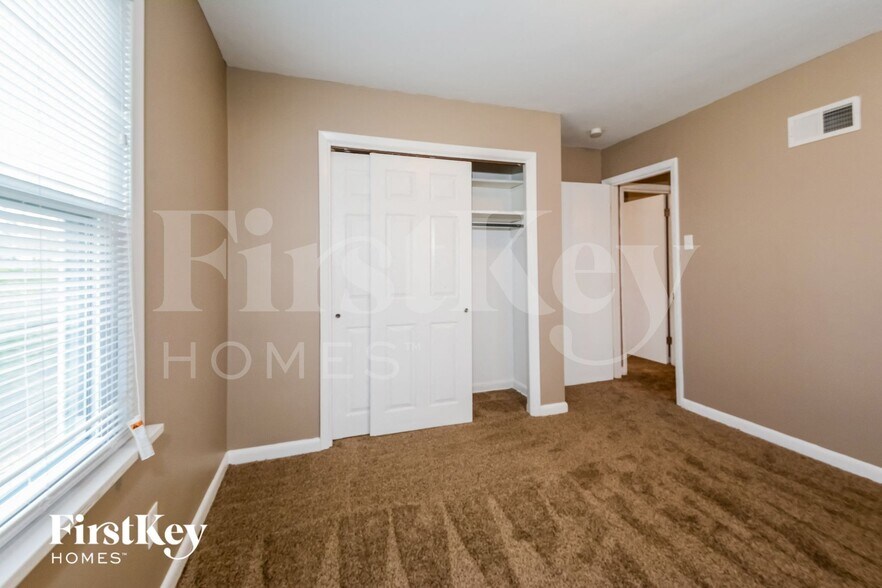 Building Photo - 5415 Parker Rd