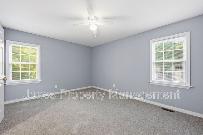 Building Photo - 320 N Key St