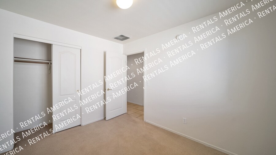 Building Photo - 3976 E Isaiah Dr
