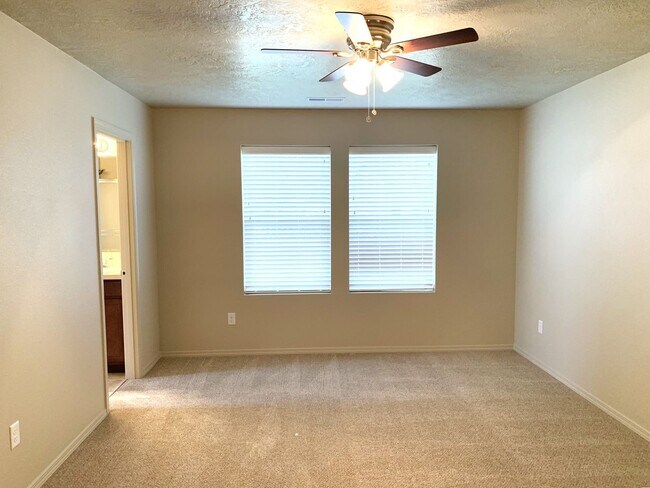 Building Photo - Beautiful new 3 bed 2 bath home in a quiet Star neighborhood.