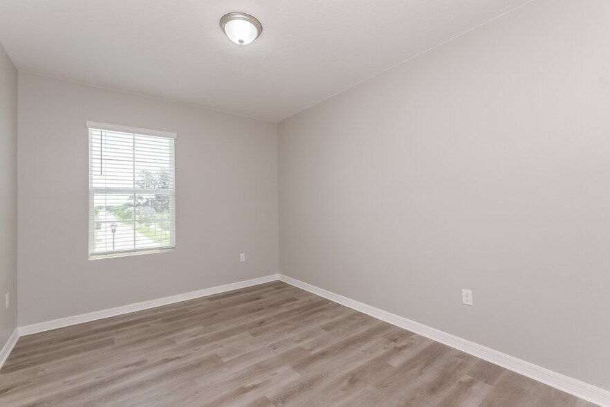 Building Photo - 10988 Carlton Fields Dr