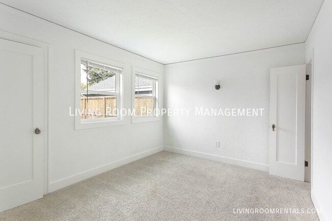 Building Photo - 4451 SE 29th Ave