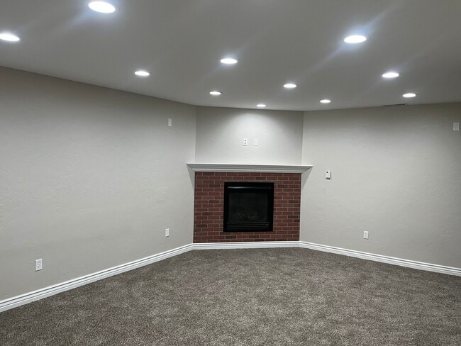 Building Photo - 3700 Merlin Dr