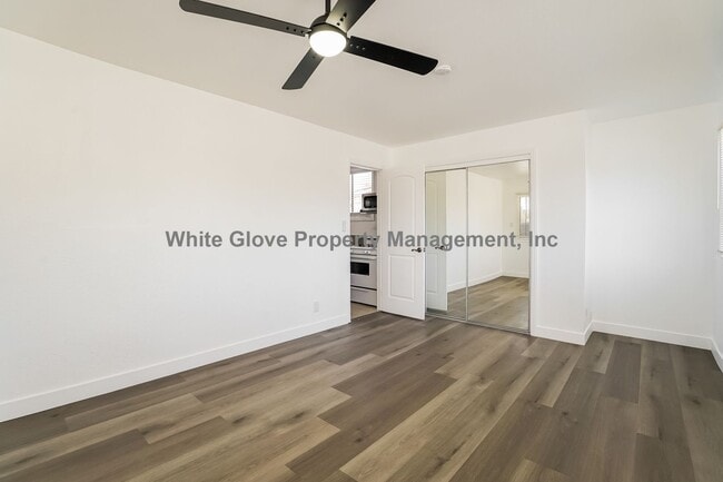 Building Photo - Charming Upstairs One Bedroom Apartment