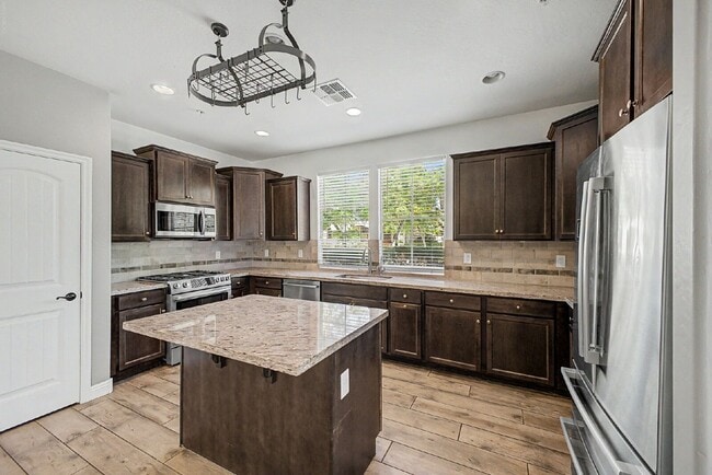 Building Photo - 20515 W Maiden Ln