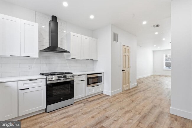 Building Photo - 458 W Earlham Ter