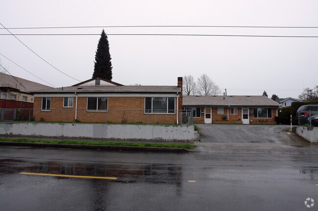 Building Photo - 2526-2536 N Killingsworth St