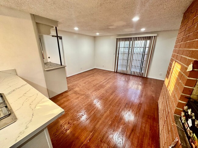 Building Photo - Spacious Newly Remodeled 4 Bedroom Orange ...