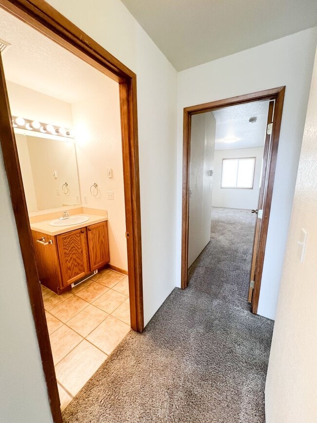 Building Photo - Triplex 5417 - 5421 North Hills Drive