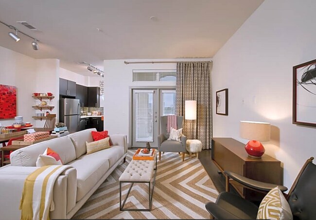 Building Photo - 2848 Woodside St