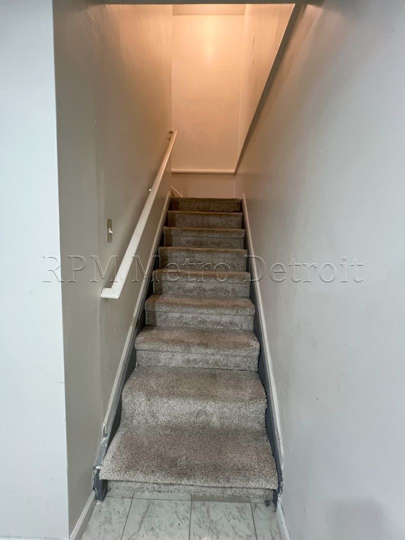 Building Photo - 4048 Heatherwood Ct