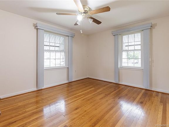 Building Photo - 4 Windsor Rd