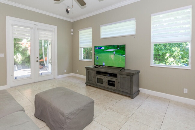 Building Photo - 4655 Cadiz Cir