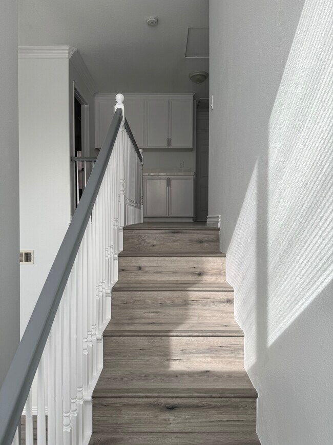 Building Photo - 1711 E 68th St