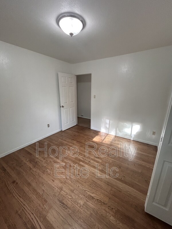 Building Photo - 1106 Querida Dr