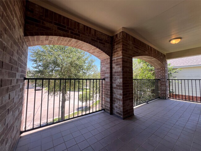 Building Photo - 6102 City Shores Ln