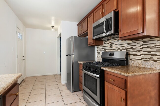 Building Photo - 158 Forbes Ln