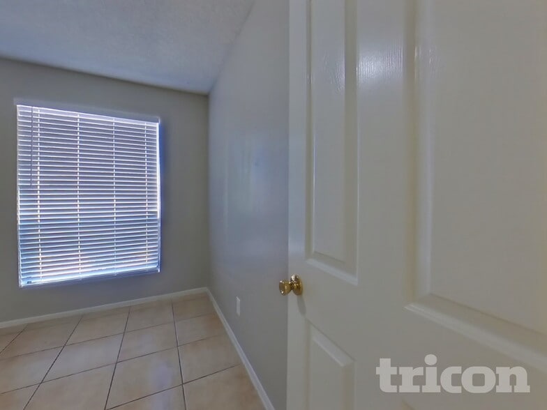 Building Photo - 4055 W Desert Cove Ave