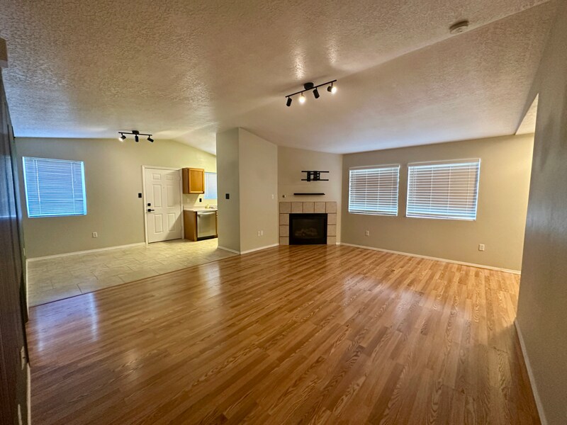 Building Photo - 11309 Miravista Pl SE