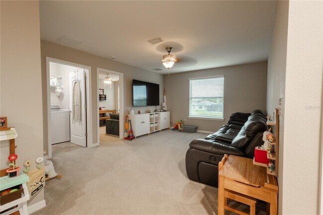 Building Photo - 6367 Golden Eye Glen