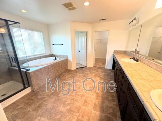 Building Photo - 11026 Evergreen Loop