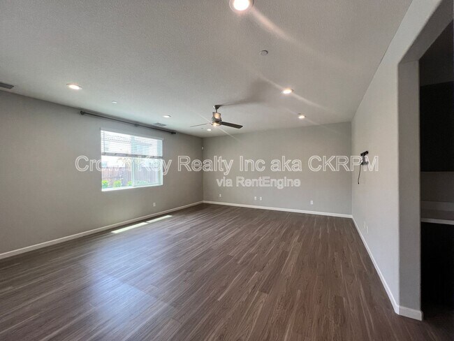 Building Photo - 2254 Middlebury Dr