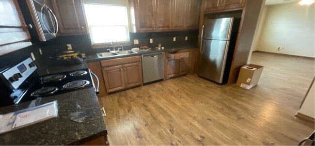 Building Photo - 404 Boston St