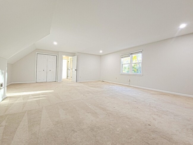 Building Photo - 253 Sudbury Ln
