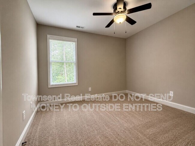 Building Photo - 621 Blawell Cir