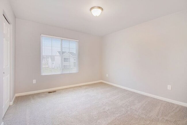 Building Photo - 16557 Charles Town Dr