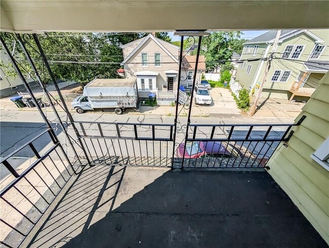 Building Photo - 52 Veazie St