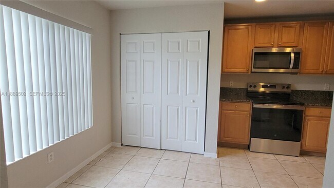 Building Photo - 5923 Manchester Way