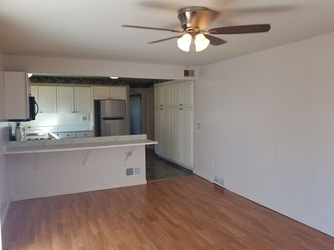 Building Photo - 577 Pinnacle Rd