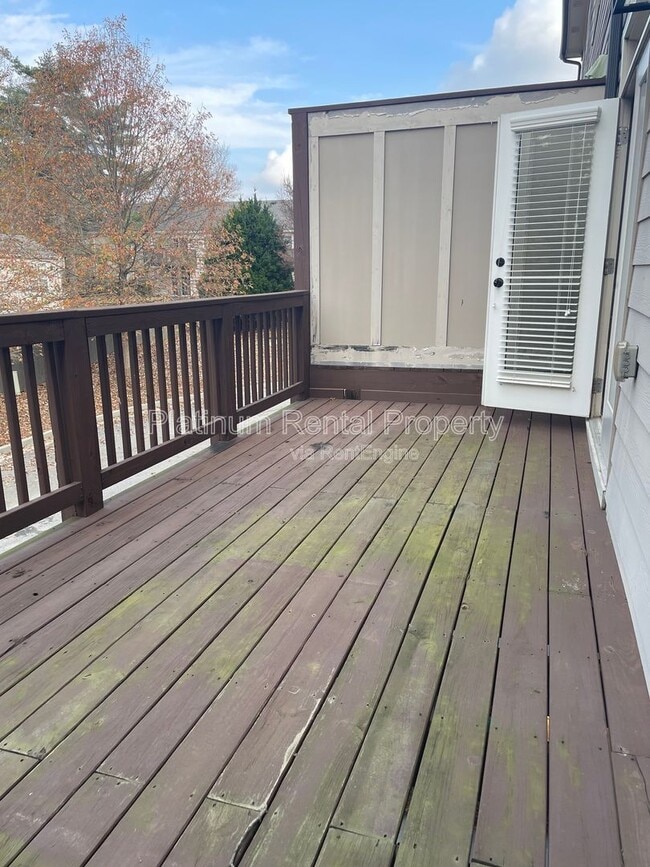 Building Photo - 1236 Stone Castle Cir