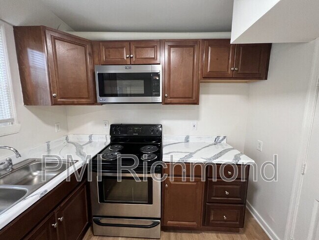 Building Photo - 307 Cedarwood Rd