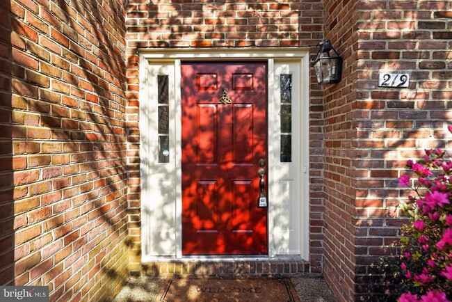 Building Photo - 219 Heather Ct