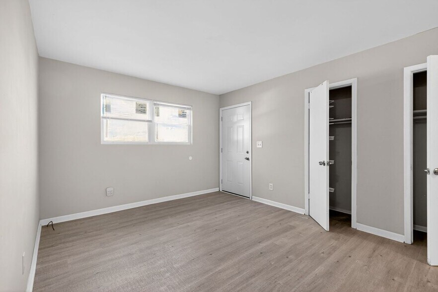 Building Photo - 7 Roper Dr