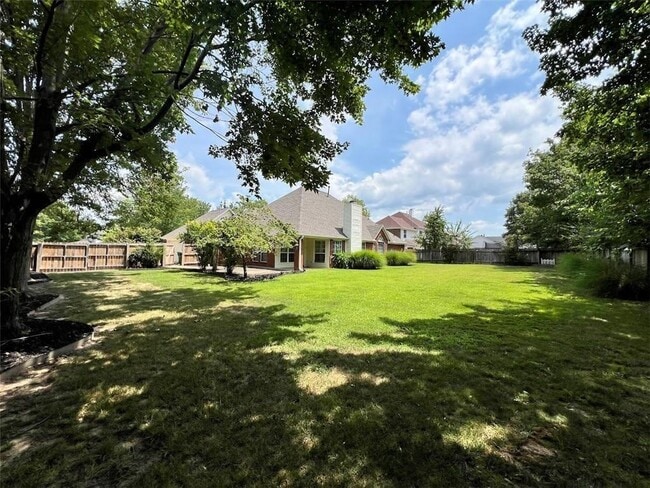 Building Photo - 5408 W Redbud St