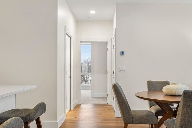 Building Photo - 1 US-1