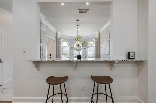 Building Photo - 8318 Luna Dr