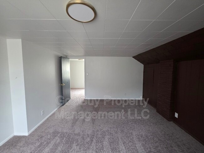 Building Photo - 9635 Everts St